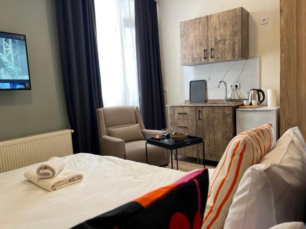 Roj Suite Istanbul Bagian luar foto